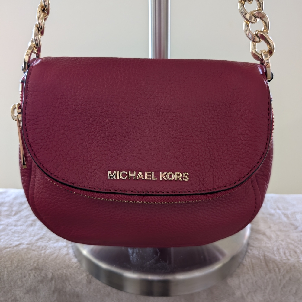 Michael Kors Bedford Red Leather Crossbody Bag - Picture 2 of 15